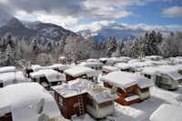 Camping Les Frassettes -  schneebedeckter Campingplatz im Winter