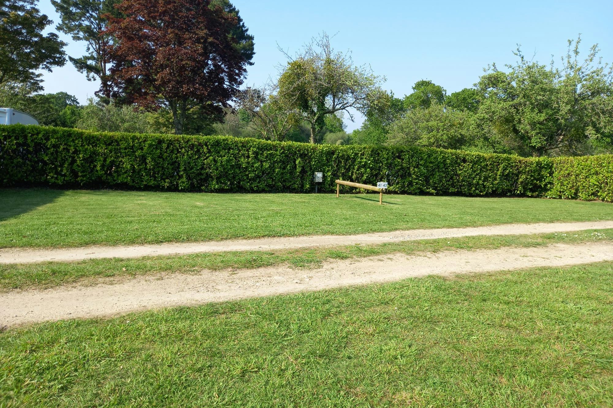 Camping Les Genets d'Or - Standplätze auf dem Campingplatz