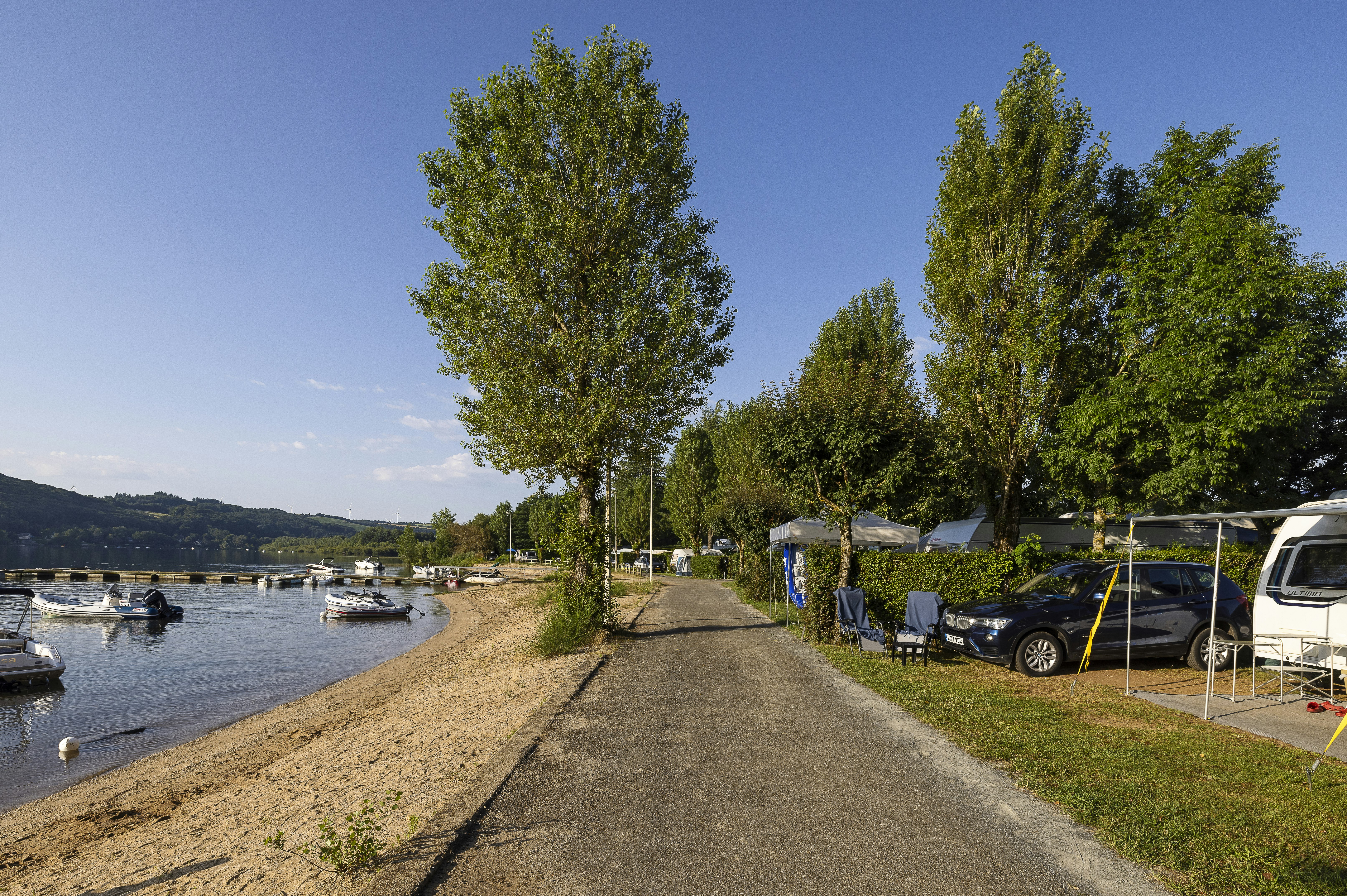 Camping Les Genêts - Standplätze auf dem Campingplatz