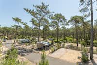 Camping Les Grands Pins -   Wohnmobilstellplätze und  Wohnwagenstellplätze auf dem Campingplatz