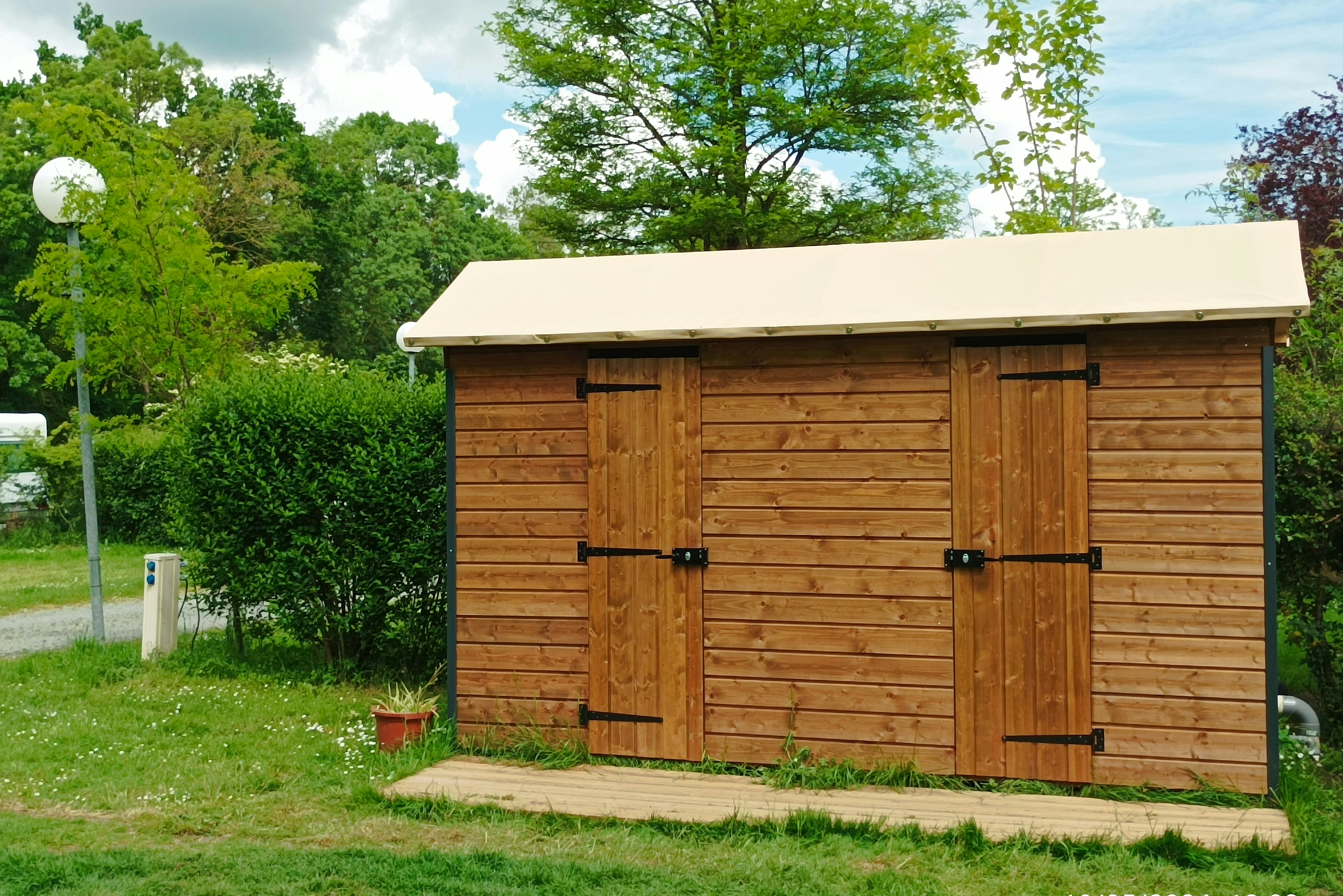 Flower Camping Les Granges - Private Sanitäreinheit auf dem Campingplatz