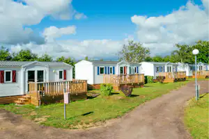 Camping les Gravelets - Mobilheime auf dem Campingplatz