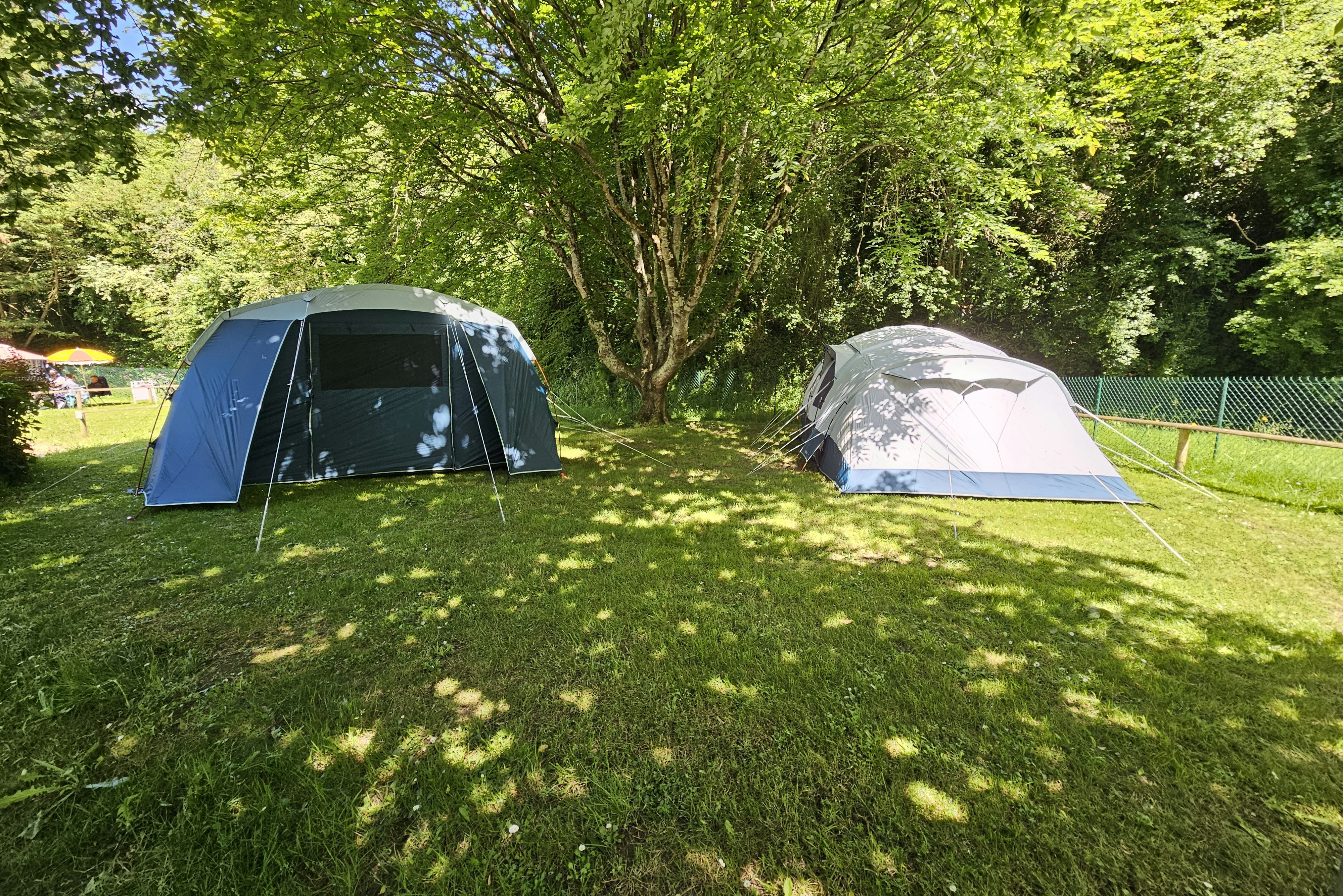 Camping les Gravelets - Zeltplätze im Grünen