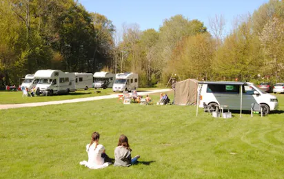 Camping Les Grottes