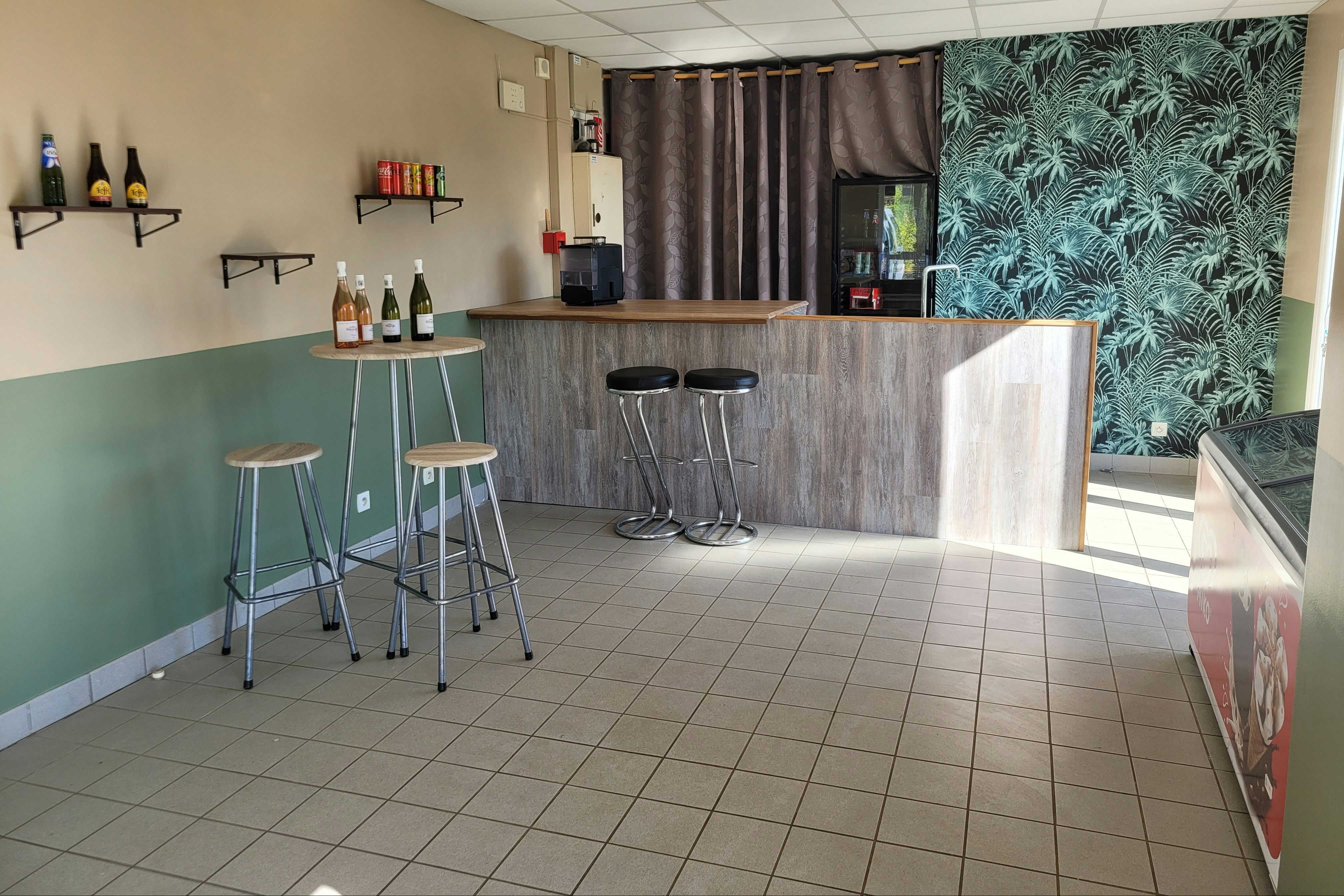 Camping Les Hirondelles - Snackbar auf dem Campingplatz