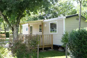 Camping LES HORTENSIAS - Mobilheim mit Veranda auf dem Campingplatz