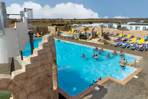 Camping Les Jonquilles Camping Paradis Les Jonquilles - Freibad auf dem Campingplatz