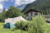 Camping Les Lanchettes - Zeltplätze auf der Wiese auf dem Campingplatz