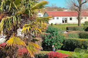 Camping Les Logeries - Standplätz auf Campingplatz
