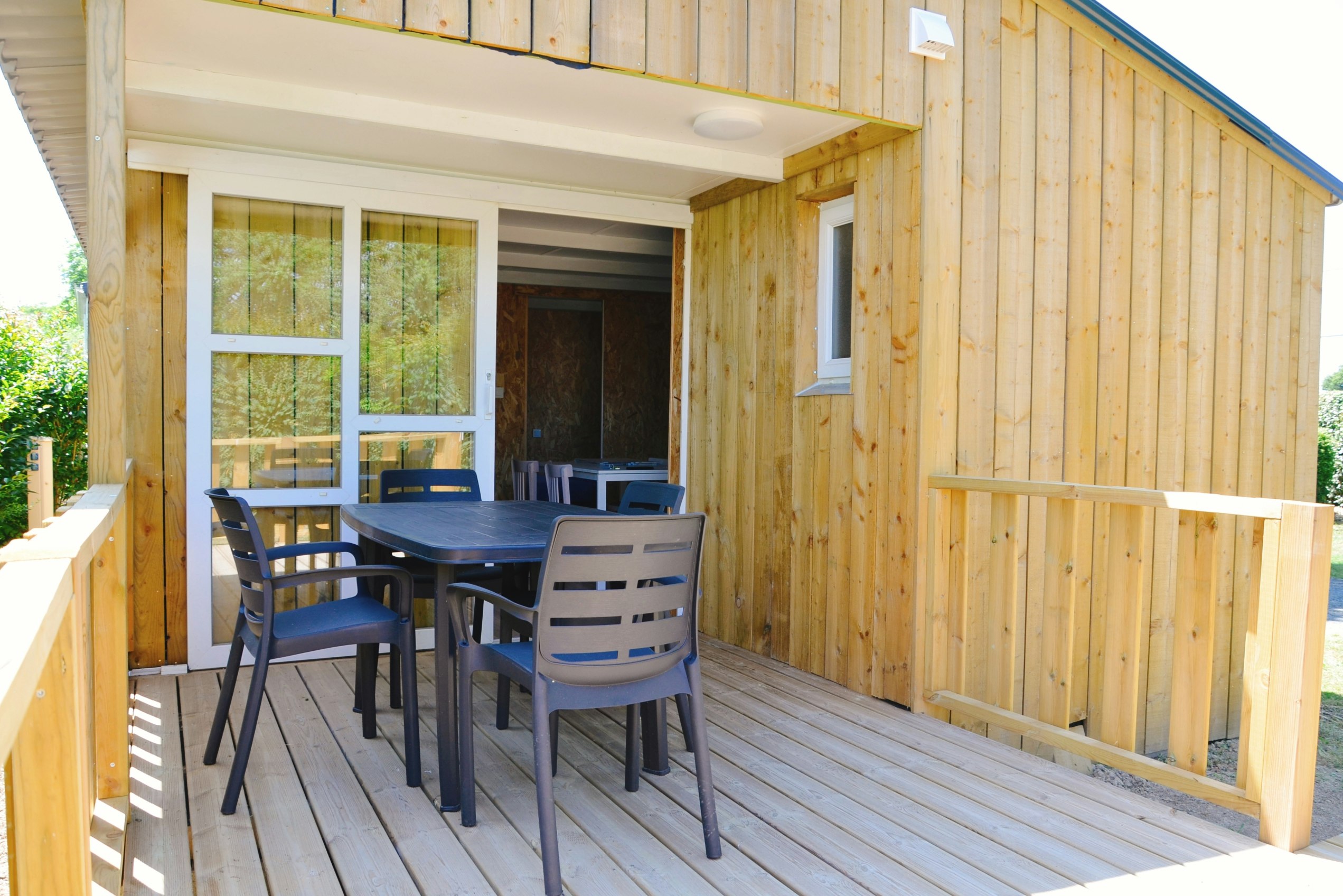 Camping Les Logeries - Terrasse Holzmobilheim