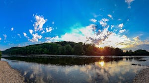 Camping les Magnanas - Sonnenuntergang über dem Campingplatz