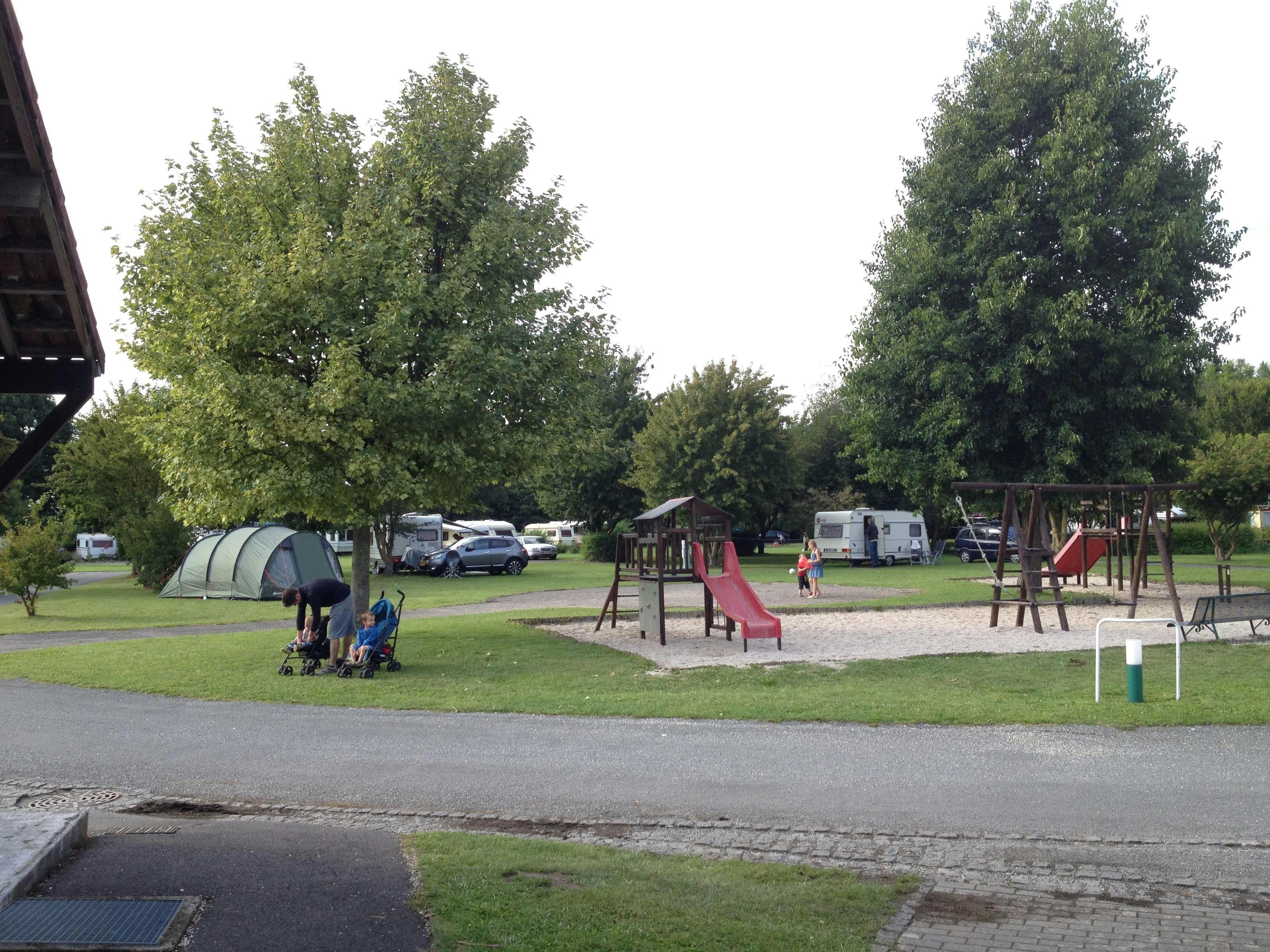 Camping Seasonova les Marguerites  Camping Les Marguerites  - Kinderspielplatz auf dem Campingplatz