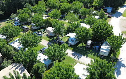 Camping Les Micocouliers (Graveson)