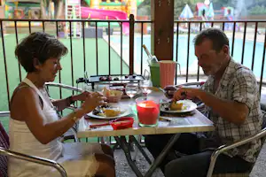 Camping Les Mijeannes - Mittagessen auf dem Campingplatz