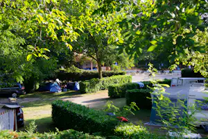 Camping Les Mijeannes - Wohnmobil- und Wohnwagenstellplätze im Grünen auf dem Campingplatz