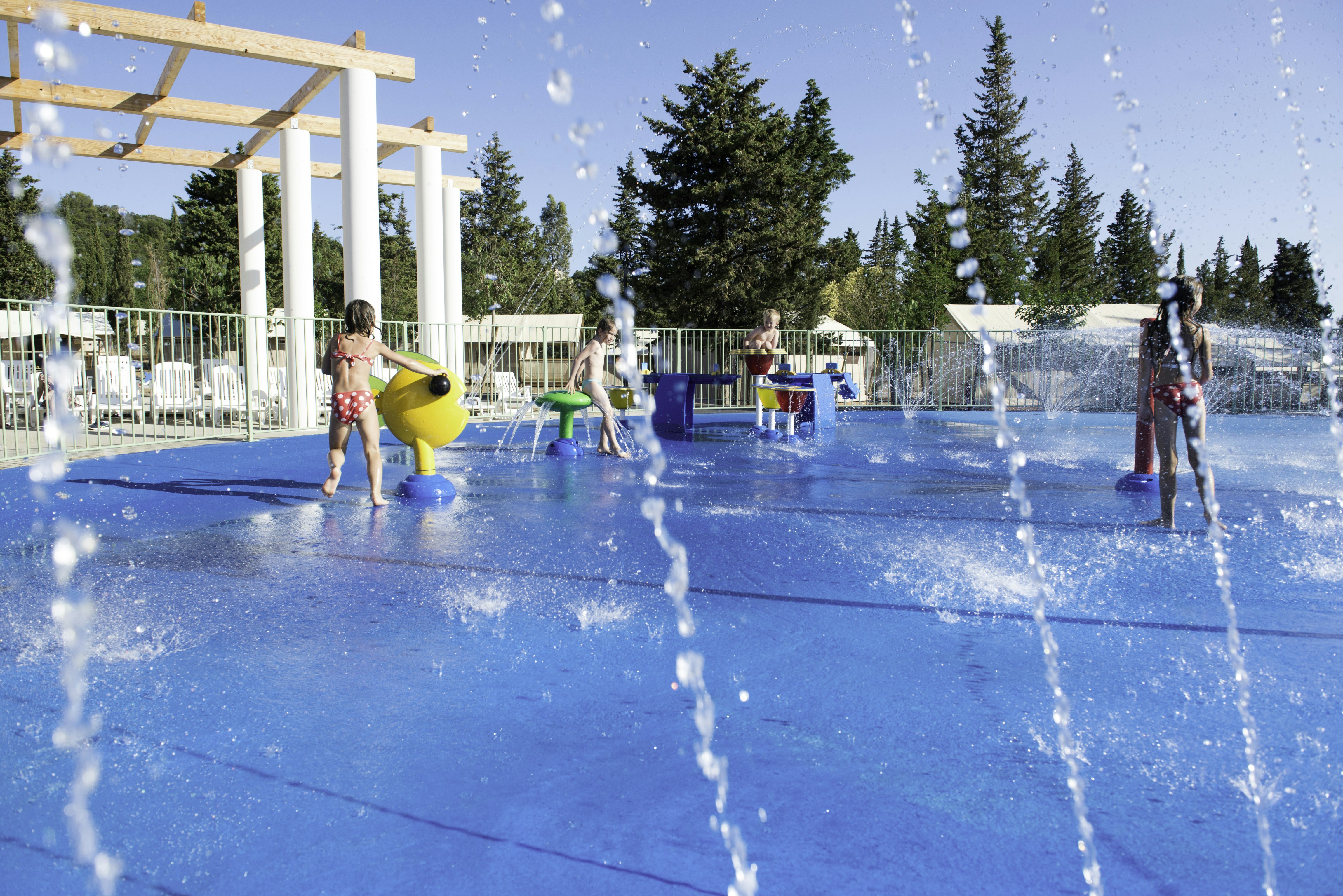 Camping Les Mimosas  - Wasserspielplatz für Kinder auf dem Campingplatz