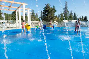 Camping Les Mimosas - Wasserspielplatz für Kinder auf dem Campingplatz