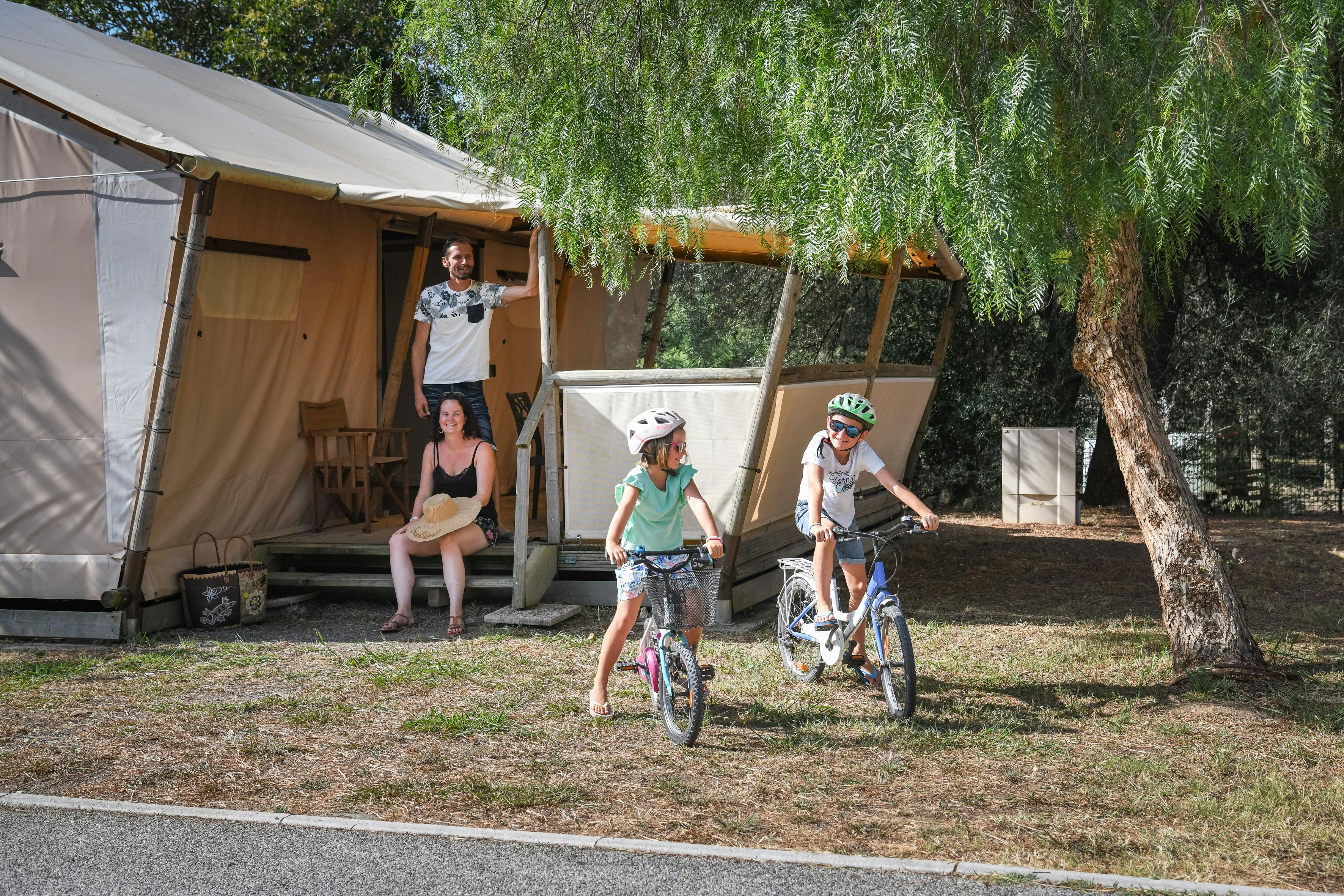 Camping Les Mimosas - Glamping-Unterkunft auf dem Campingplatz