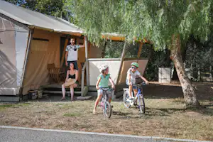 Camping Les Mimosas - Glamping-Unterkunft auf dem Campingplatz