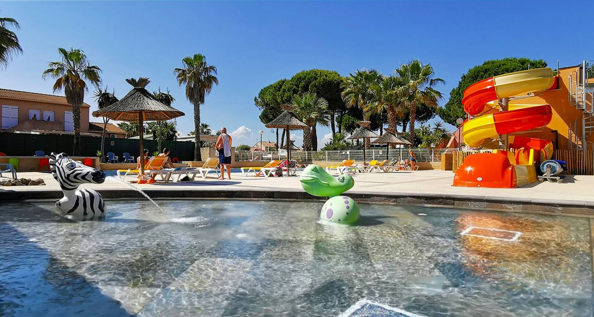 Camping Les Jardin D'Agathe  Camping les Mimosas Agde - Kinderbecken im Freibad des Campingplatzes