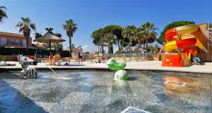 Camping Les Jardin D'Agathe Camping les Mimosas Agde - Kinderbecken im Freibad des Campingplatzes