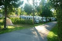 Camping Les Mérilles - Wohnmobil- und  Wohnwagenstellplätze im Grünen