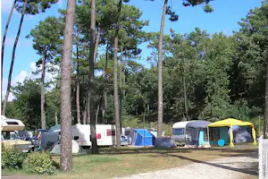 Camping Les Ombrages - Wohnwagen- und Zeltstellplatz