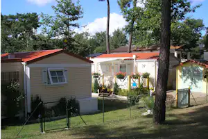 Camping Les Ombrages - Mobilheime mit Terasse und Garten