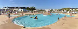 Flower Camping Les Paludiers - Pool im Freien auf dem Campingplatz