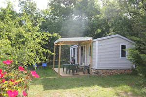 Camping Les Pastourels - Mobilheime mit Veranda auf dem Campingplatz