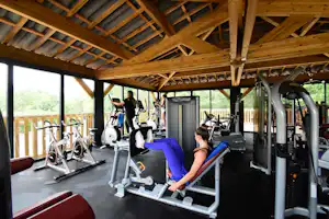 Camping Les Pêcheurs - Fitnessraum auf dem Campingplatz