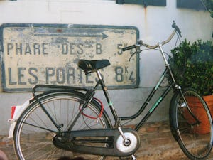 Camping Les Pérouses du Phare Camping Les Perouses - Fahrrad auf dem Campingplatz