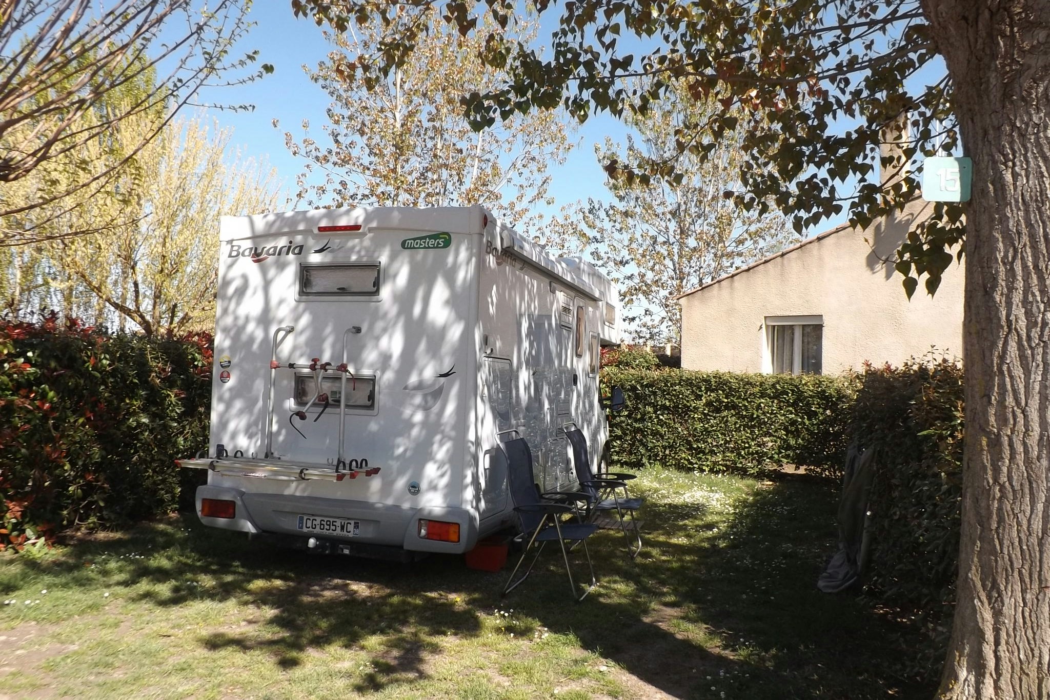 Camping Les Peupliers - Standplätze auf dem Campingplatz