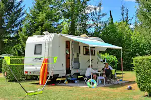 Camping Les Peupliers - Stellplätze im Grünen