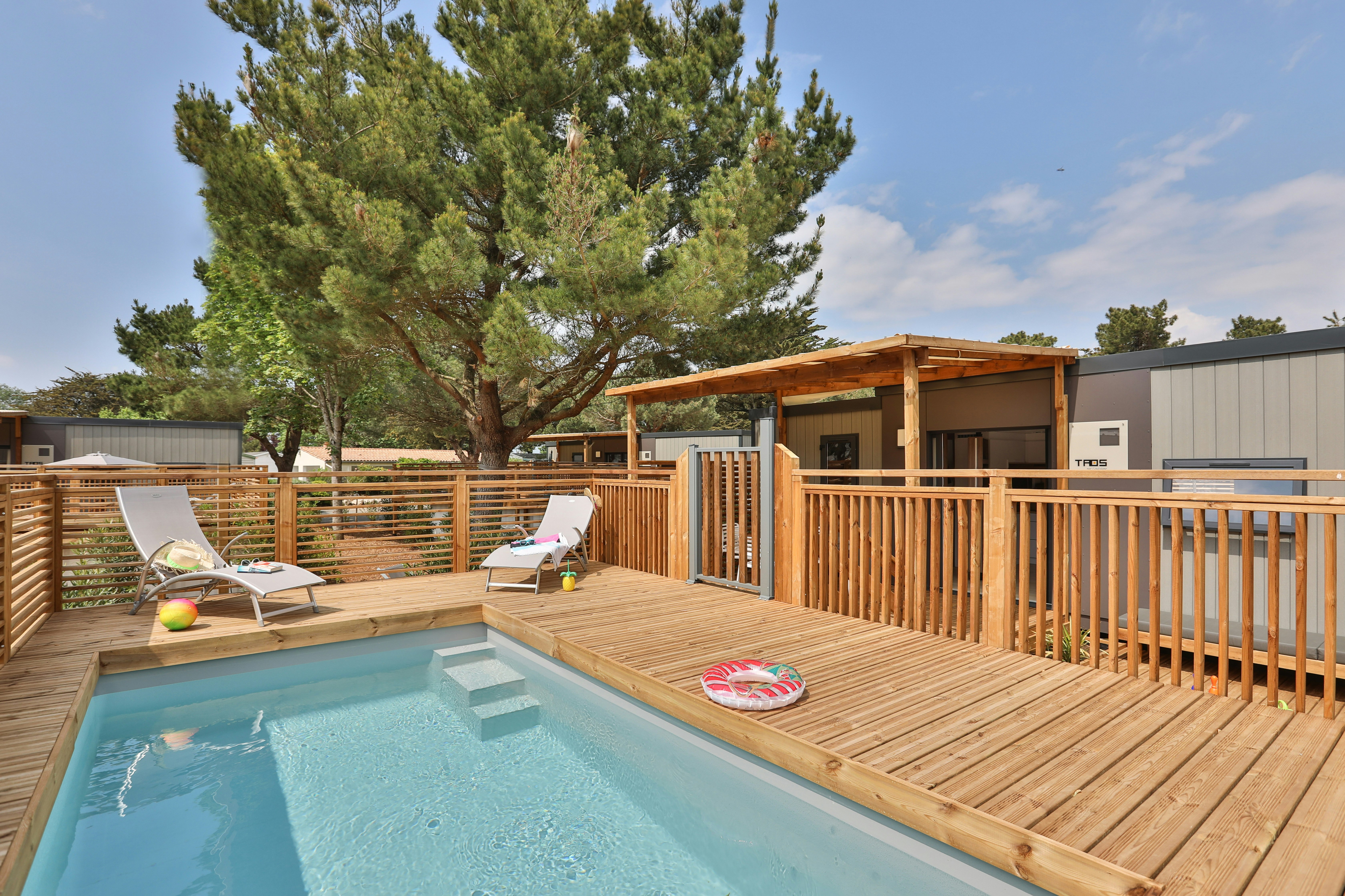 Camping Les Peupliers - Pool im Freien auf dem Campingplatz