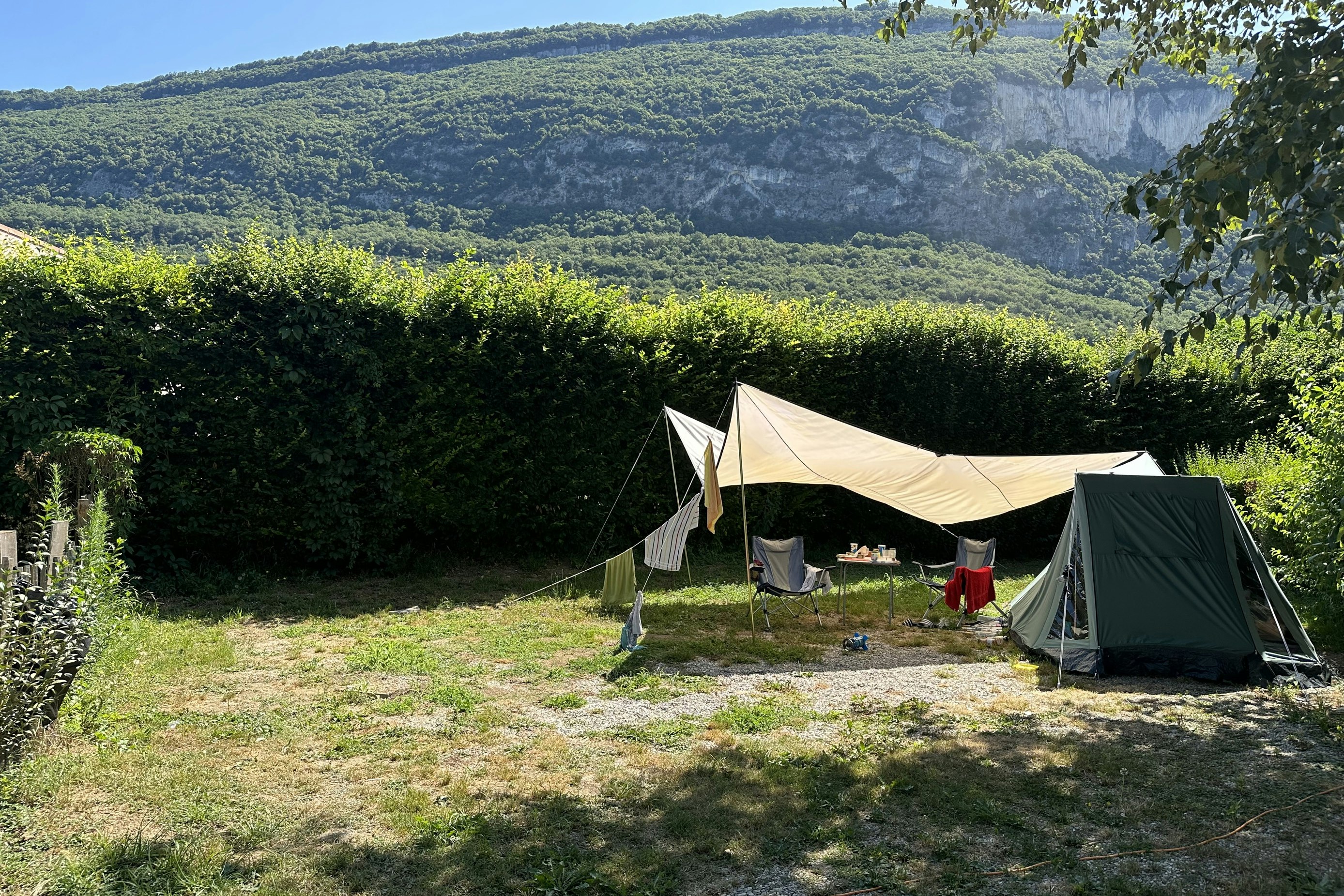 Camping Les Peupliers -  Zelt auf Standplatz auf dem Campingplatz