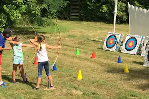 Camping Les Pialades - Bogenschießen auf dem Campingplatz