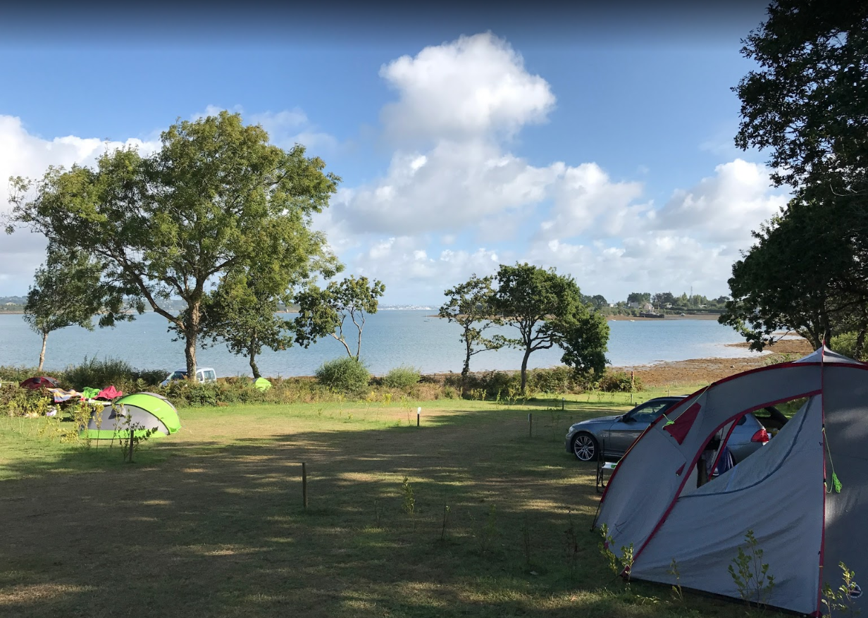 Camping Les Pieds dans l'Eau