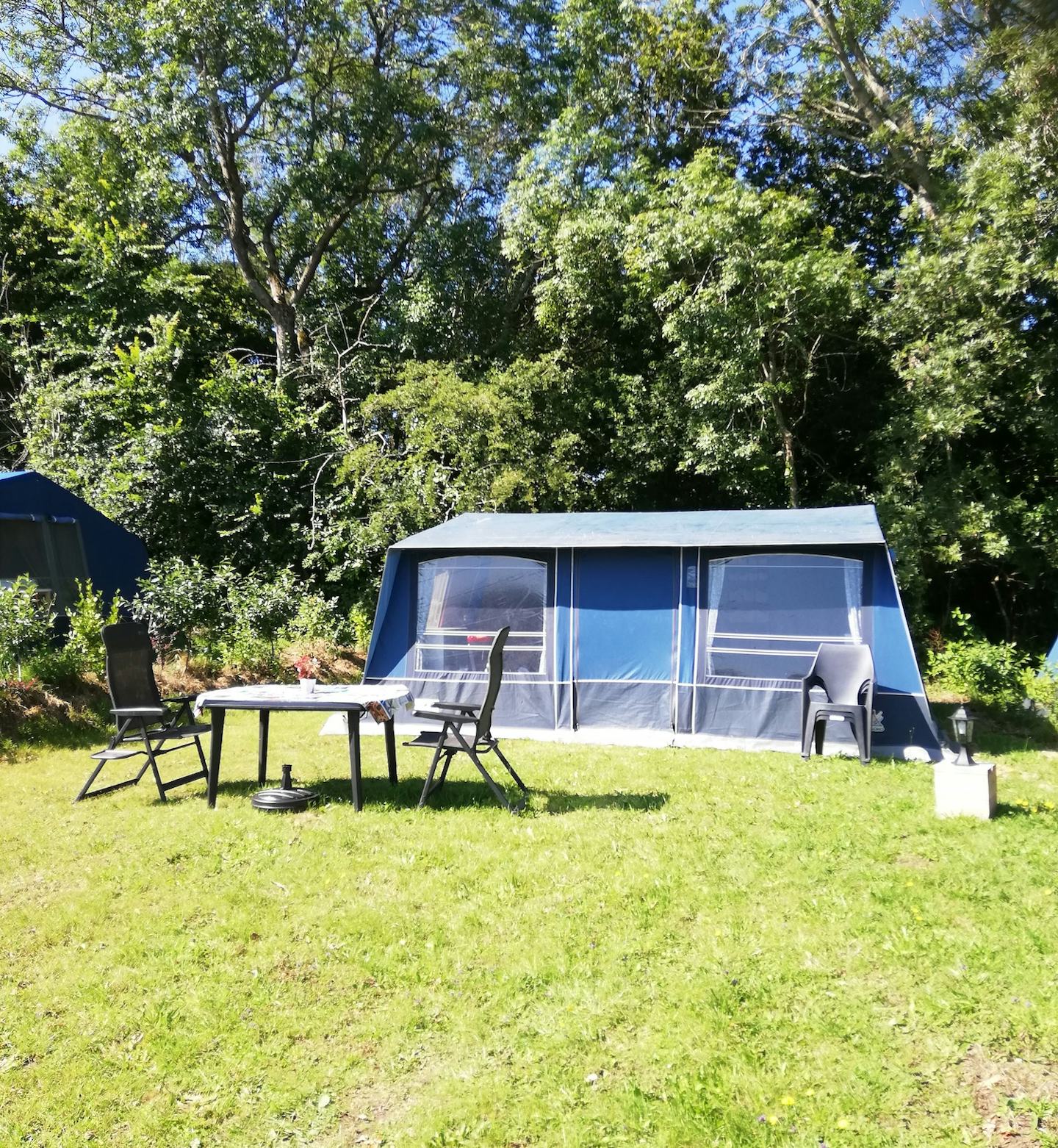 Camping Les Pieds dans l'Eau