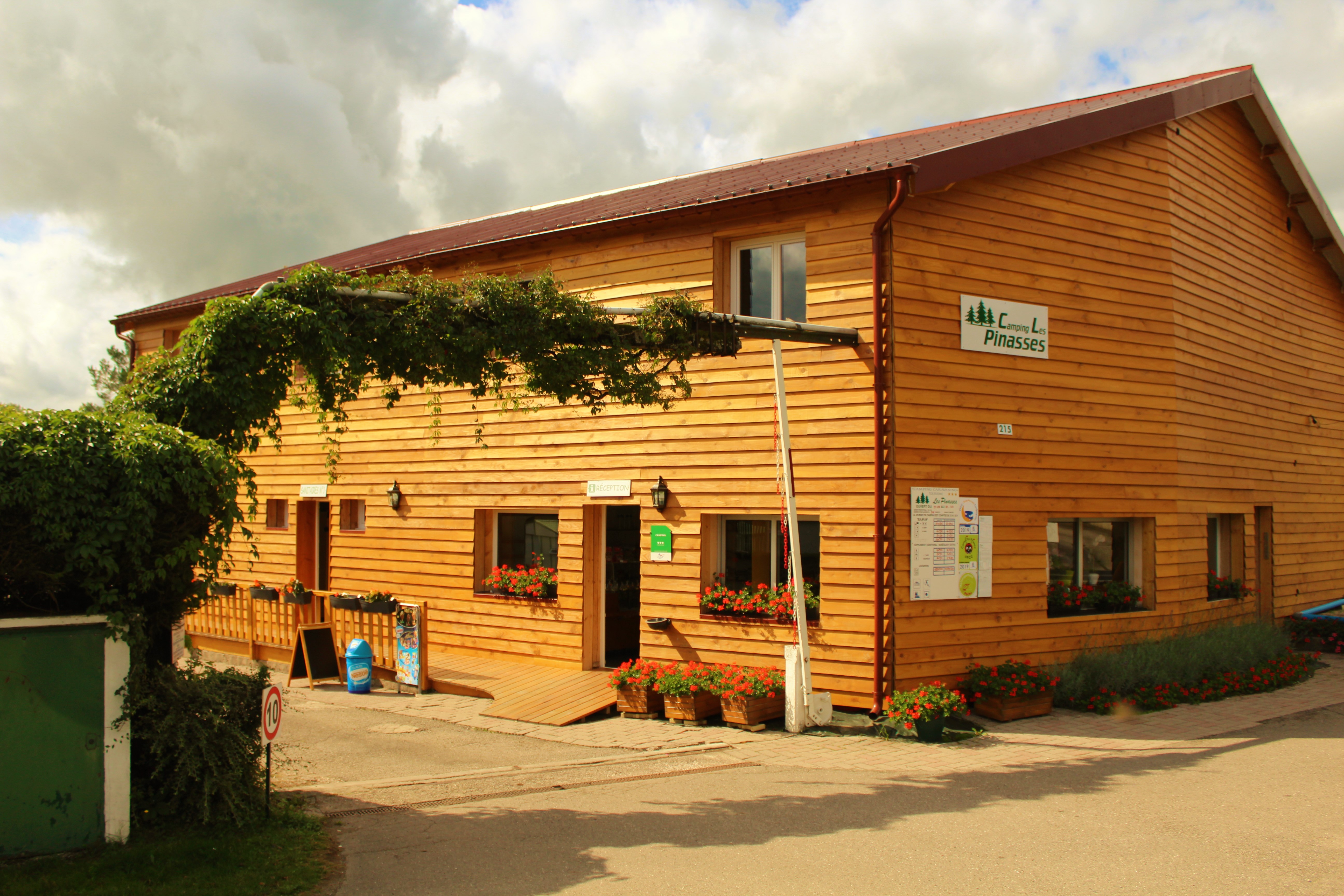 Camping Les Pinasses