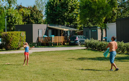 Flower Camping Les Plages de l´Ain