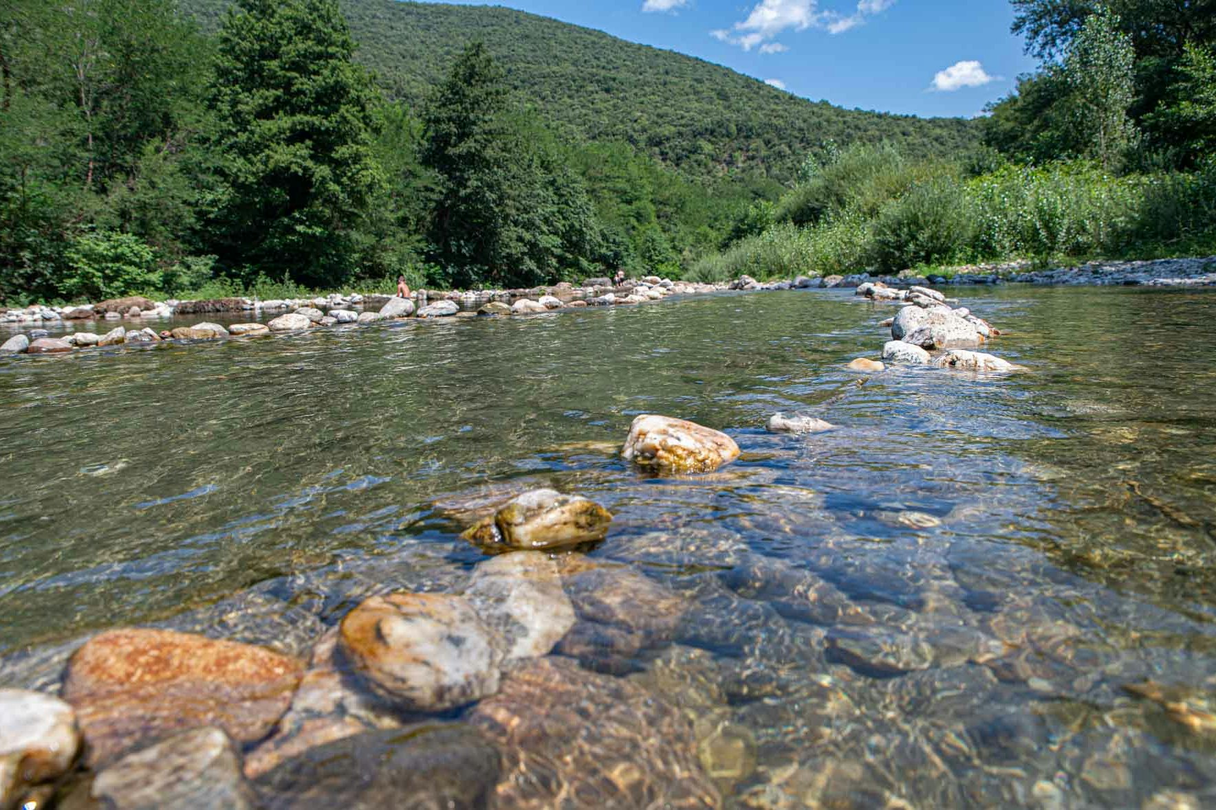 Camping Les Plans - Fluss in Fußnähe am Campingplatz
