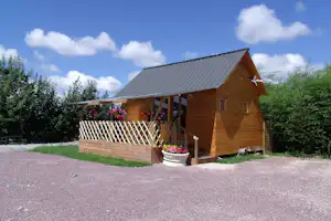 Camping Les Pommiers Pays d'Auge - Außenansicht Mobilheim