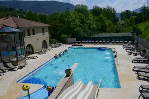 Camping Les Prades - Poolbereich auf dem Campingplatz