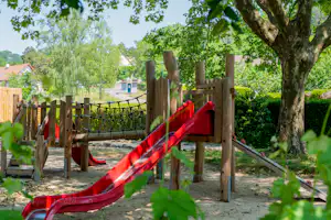 Onlycamp Les Premières Vignes - Spielplatz auf dem Campingplatz