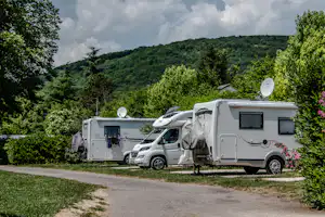Onlycamp Les Premières Vignes - Wohnmobile auf Standplätzen auf dem Campingplatz