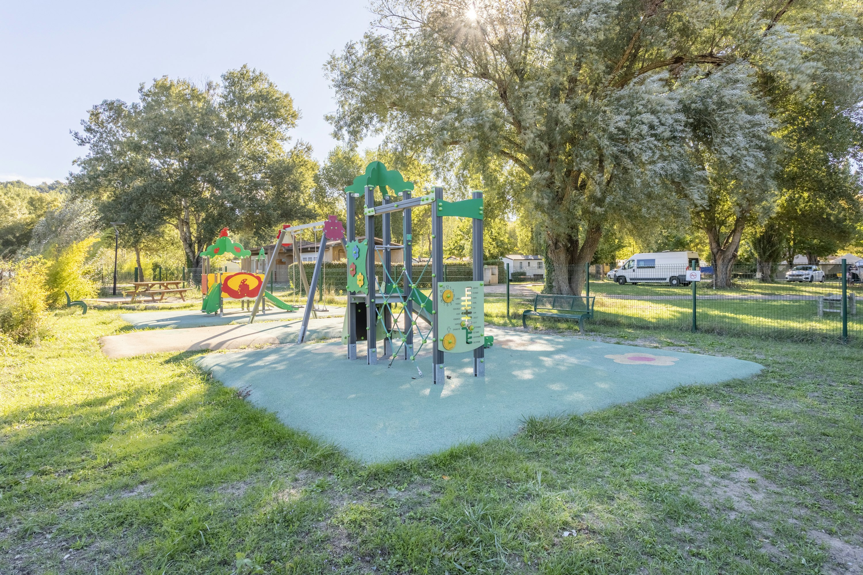 Camping Les Prés du Verdon  - Kinderspielplatz auf dem Campingplatz
