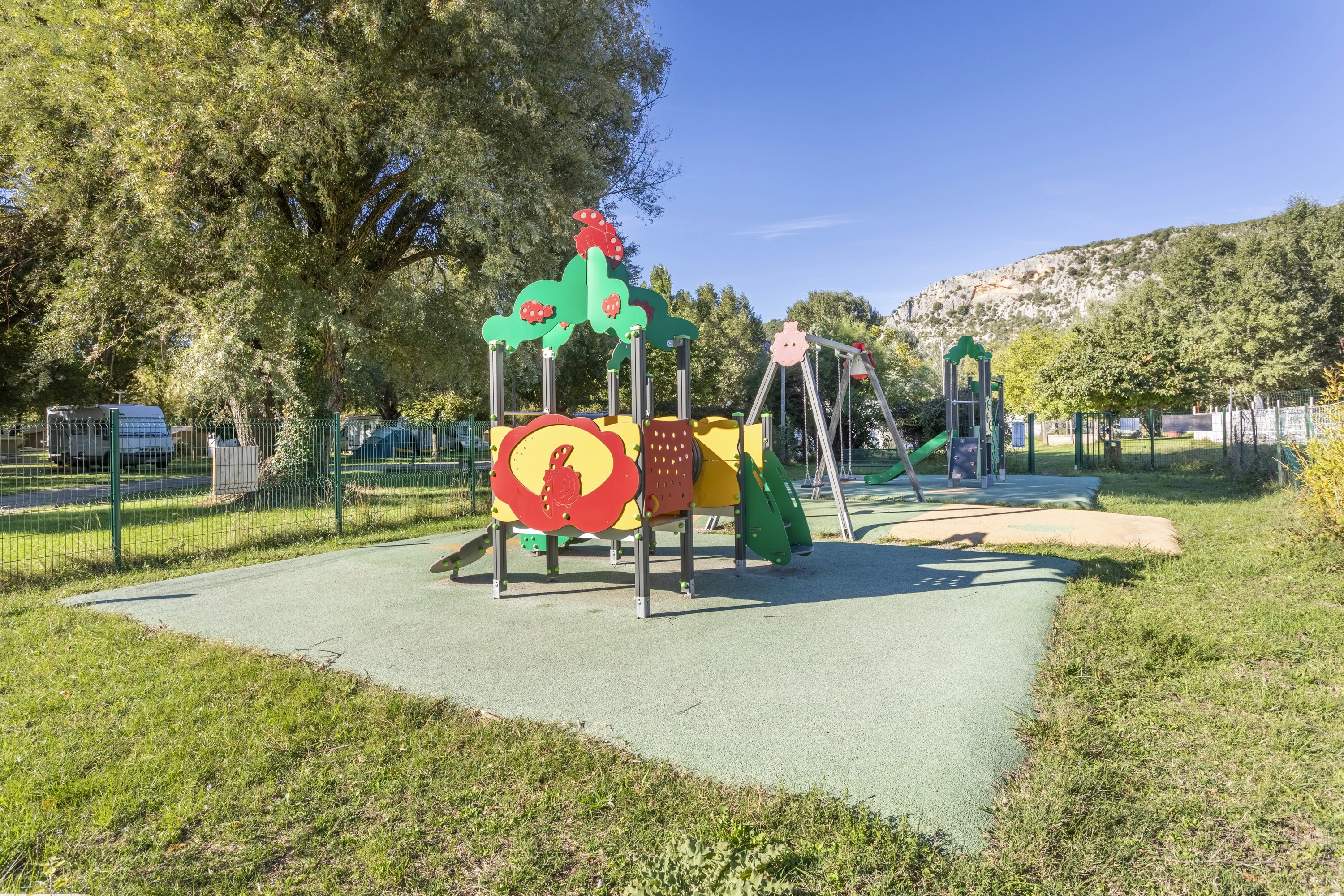 Camping Les Prés du Verdon  - Kinderspielplatz auf dem Campingplatz