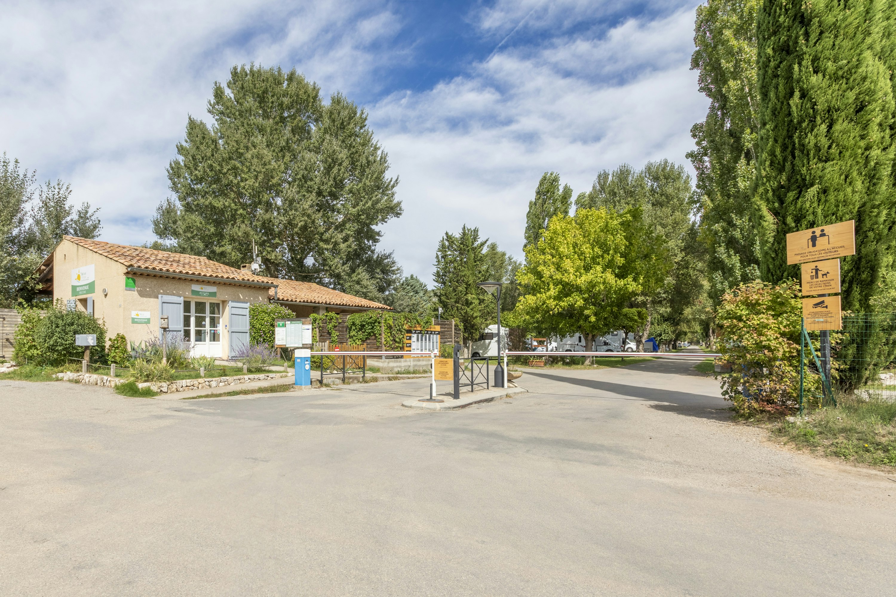 Camping Les Prés du Verdon - Eingang des Campingplatzes