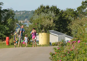 Camping Les Prés Verts Aux 4 Sardines